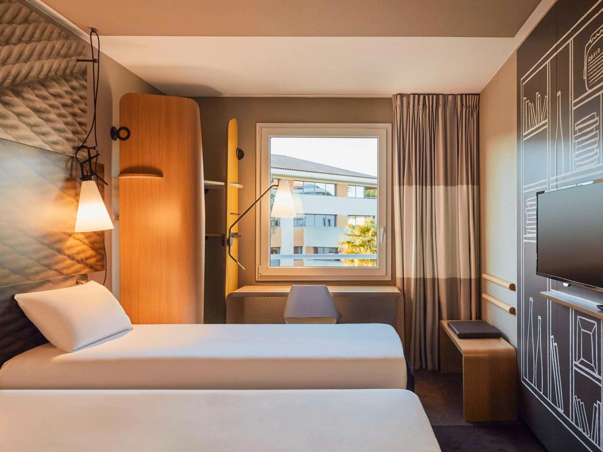 Ibis 3*