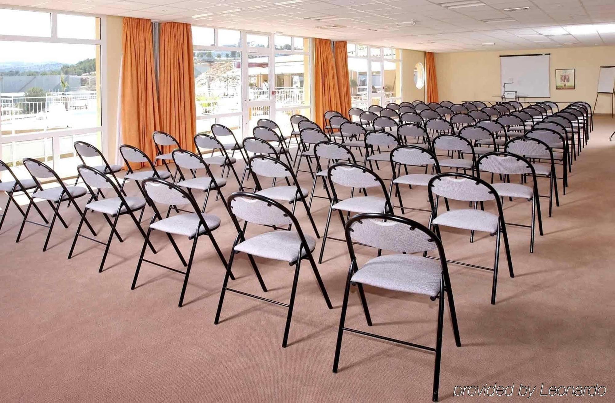 Ibis Hotel 3*